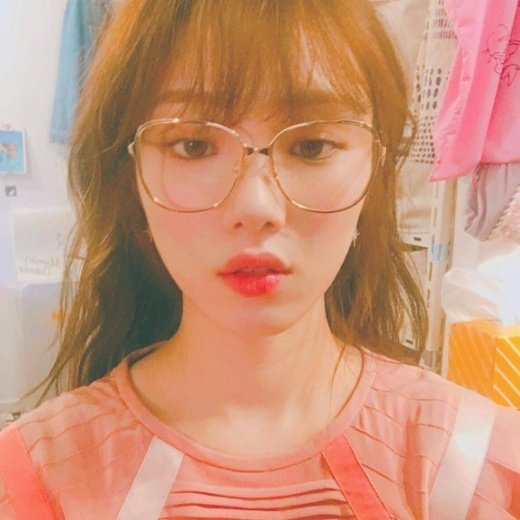 사진. 이성경 SNS