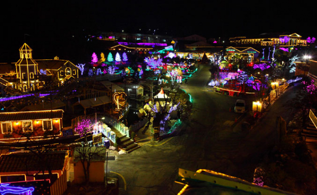포천 허브아일랜드 불빛동화축제 전경. 경기관광공사 제공