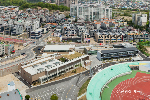 영주 실내수영장과 대한복싱훈련장 모습. 영주시 제공