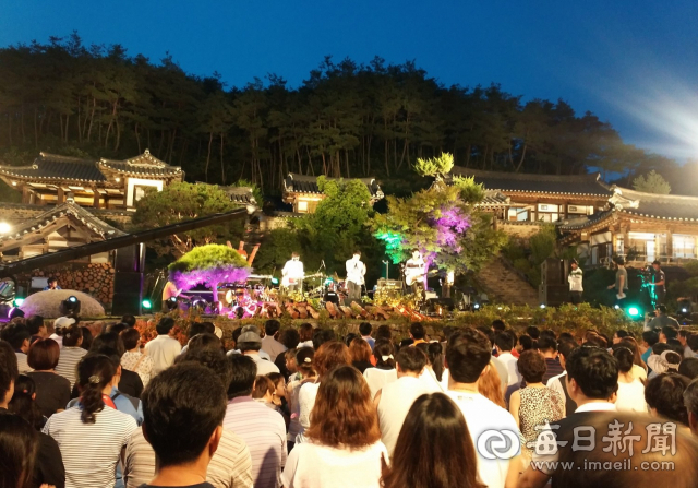 안동시는 7곳의 전통한옥에서 전통과 다양한 체험 프로그램을 즐길 수 있는 전통한옥체험프로그램을 운영해오고 있다. 안동시 제공