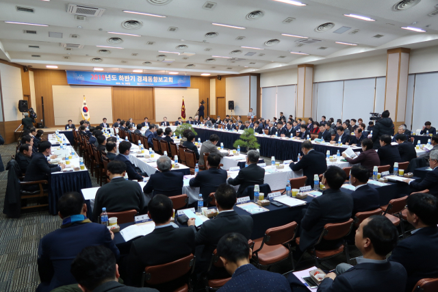 올해 대구경제 부진이 하반기 들어 심화됐다는 분석이 나왔다. 10일 대구상의 대회의실에서 개최된 하반기 경제동향보고회 모습. 대구상공회의소 제공