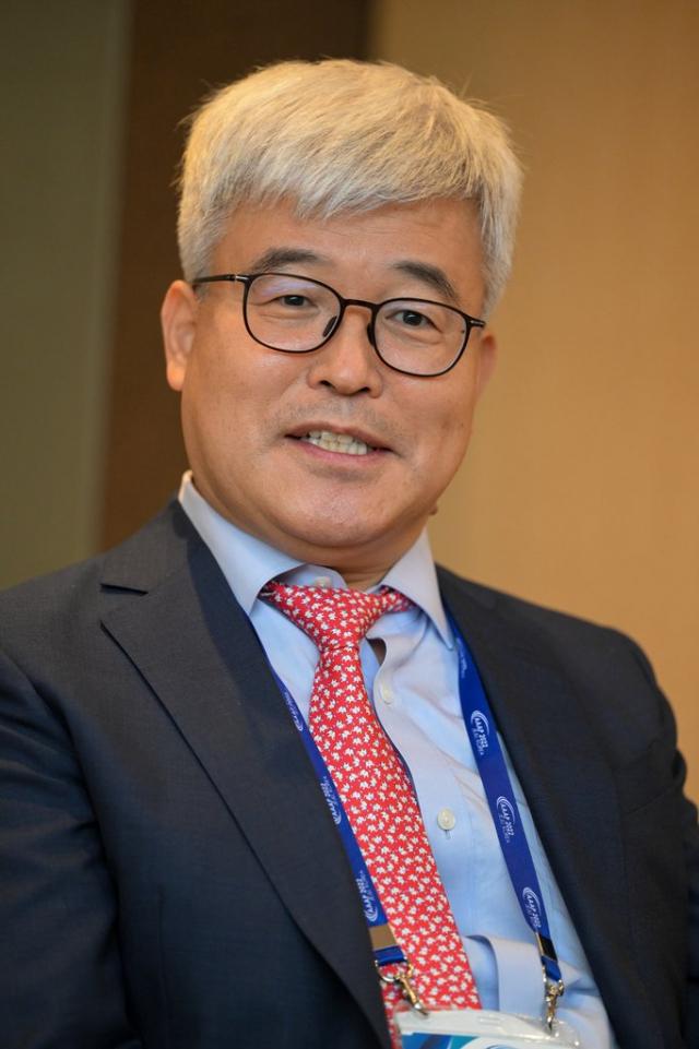 2022년 아시아태평양 축산학회 학술대회(AAAP)에 참석 중인 김유용 한국축산학회장이 지난 25일 제주국제컨벤션센터에서 기자단과 만나 인터뷰를 하고 있다. 농림축산식품부 공동취재단 제공