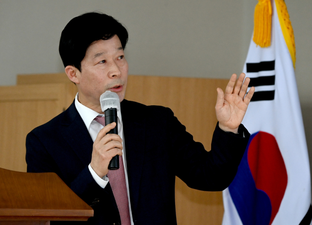 박성수 경북도 지방시대정책국장이 6일 오후 도청 브리핑룸에서