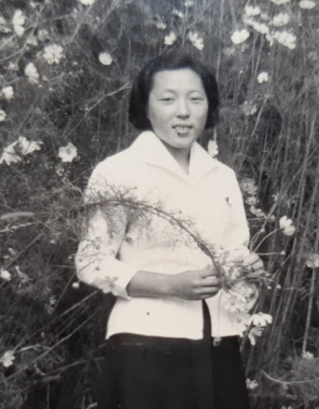 박상근 씨의 할머니 고 이소덕 씨가 효성여고 재학시절 때 촬영한 사진. 가족 제공.