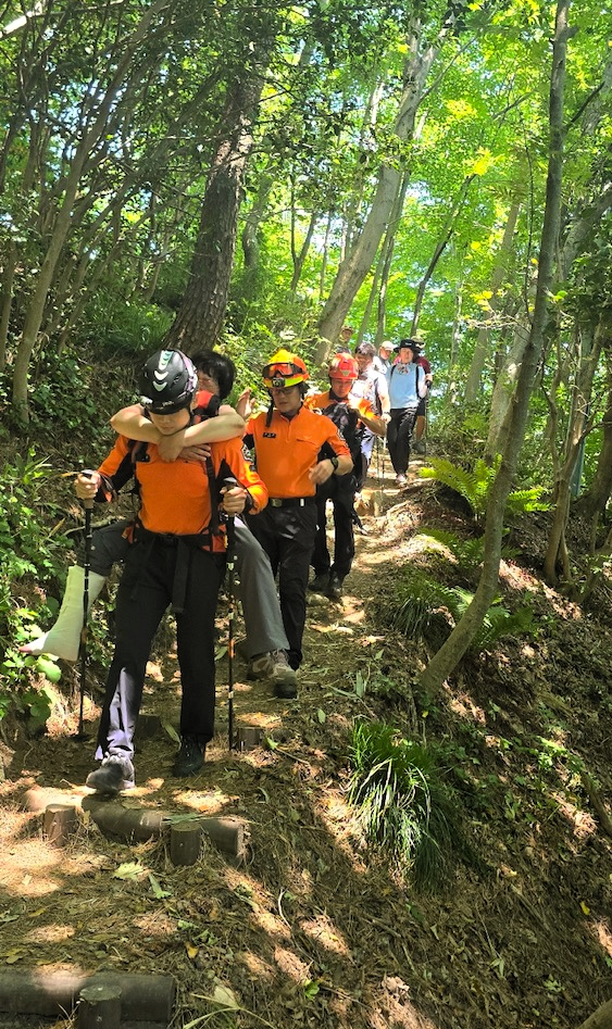 5일 경북 울릉119안전센터는 성인봉 등반로에서 발생한 구조자를 현장에서 응급조치 후 울릉군보건의료원으로 후송했다. 울릉군119안전센터