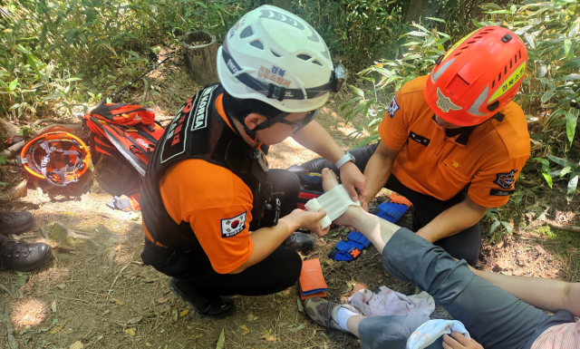 5일 경북 울릉119안전센터는 성인봉 등반로에서 발생한 구조자를 현장에서 응급조치 후 울릉군보건의료원으로 후송했다. 울릉군119안전센터