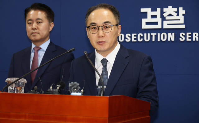 이원석 검찰총장이 2일 대검 기자실에서 더불어민주당 검사 탄핵안에 대한 입장 발표를 하고 있다. 연합뉴스