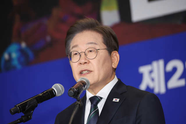 더불어민주당 이재명 대선 후보가 30일 서울 여의도 국회 의원회관에서 열린 더불어민주당 제21대 대통령선거 